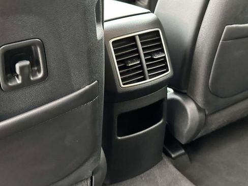 Used 2025 Kia Sportage EX image 18