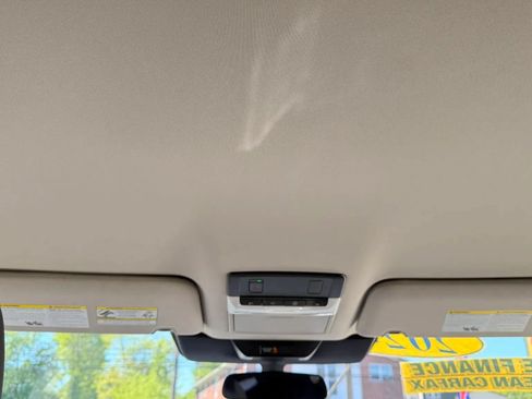 Used 2024 Nissan Pathfinder SV FWD image 15