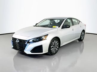 Used 2025 Nissan Altima 2.5 SV FWD video 3