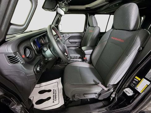 Used 2024 Jeep Wrangler Unlimited Rubicon AWD/4WD image 17