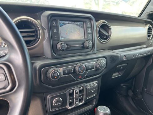Used 2019 Jeep Wrangler Unlimited Sport S AWD/4WD image 34