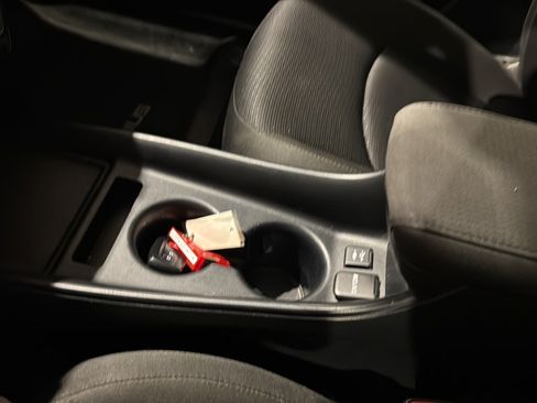 Used 2019 Toyota Prius LE w/ Preferred Accessory Package FWD image 26