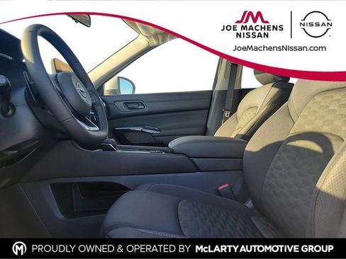 New 2025 Nissan Pathfinder SV w/ Black Appearance Package AWD/4WD image 10