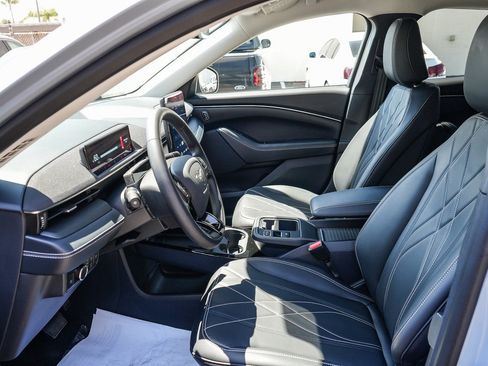 Used 2025 Ford Mustang Mach-E Select w/ Comfort Package Lite RWD image 17