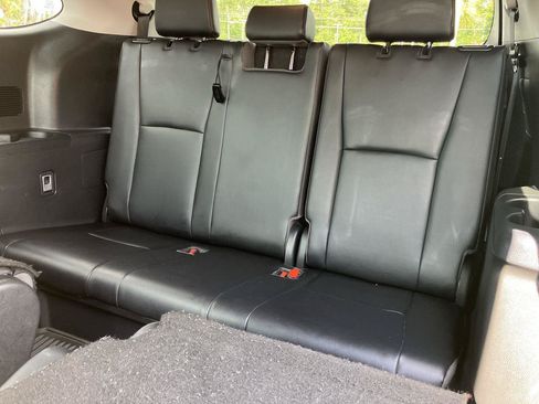 Used 2023 Toyota Highlander XLE FWD image 25