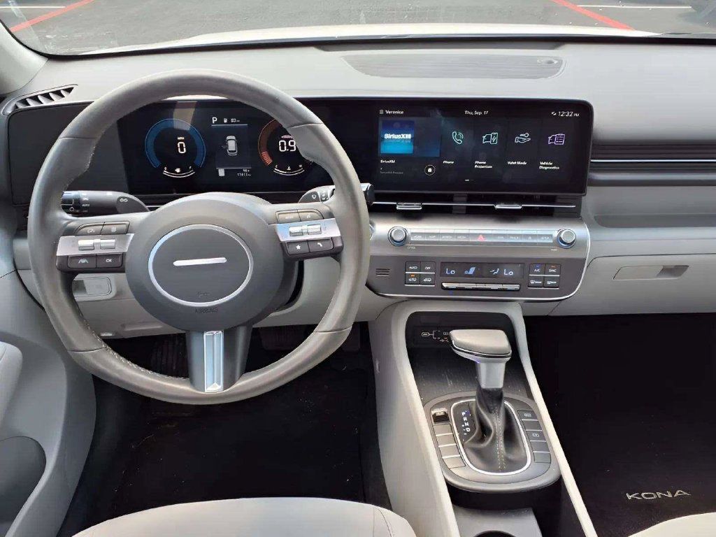 Used 2025 Hyundai Kona SEL FWD image 10