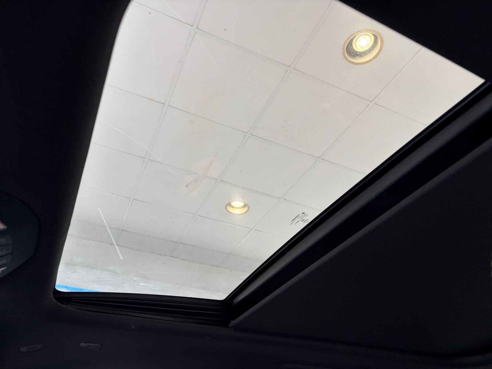 Used 2025 Chrysler Pacifica Limited FWD image 30