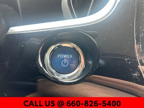 Used 2022 Toyota Prius Limited FWD image 17