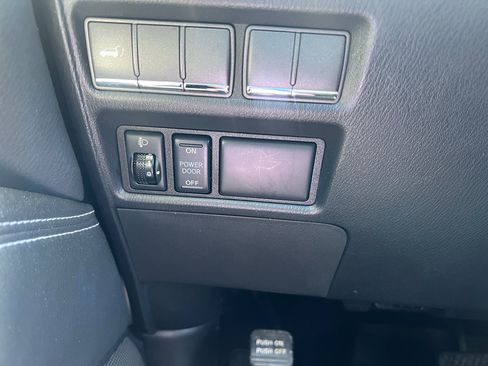 Used 2015 INFINITI QX80 4WD image 25