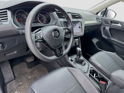 Used 2020 Volkswagen Tiguan SE image 7