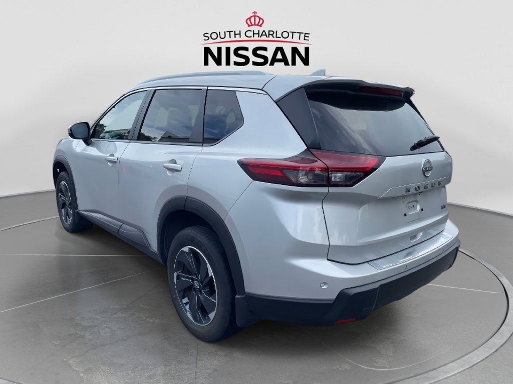Used 2024 Nissan Rogue SV w/ SV Premium Package FWD image 4