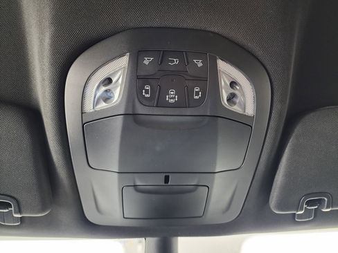 Used 2024 Chrysler Pacifica Limited image 67