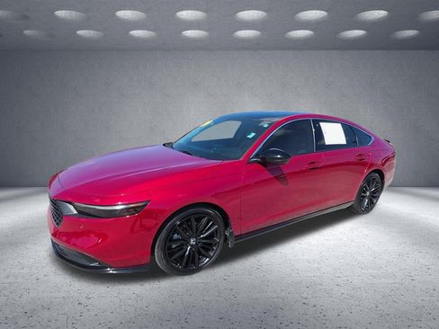 Used 2024 Honda Accord Touring image 3