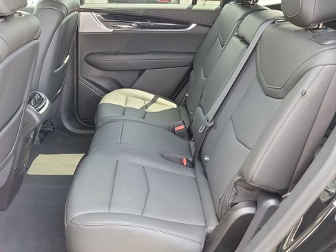 Used 2025 Cadillac XT6 Premium Luxury w/ Technology Package FWD image 25