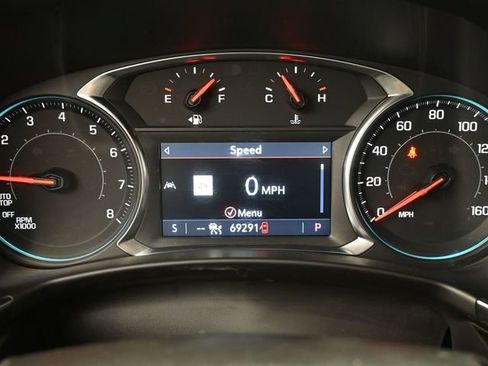 Used 2022 Chevrolet Equinox RS w/ Infotainment Package image 32