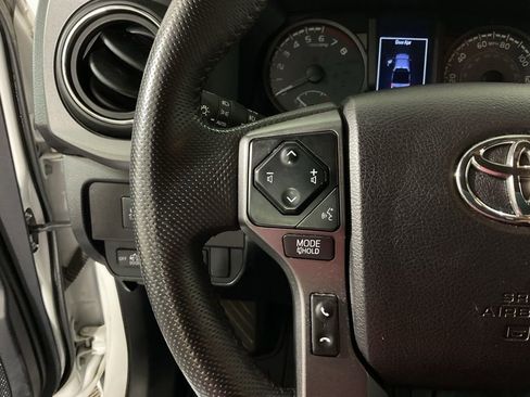 Used 2020 Toyota Tacoma TRD Sport image 25