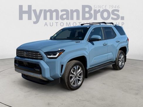 Used 2025 Toyota 4Runner Limited AWD/4WD image 7