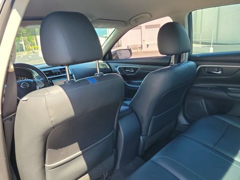 Certified 2018 Nissan Altima 2.5 SR w/ SR Midnight Edition FWD image 19