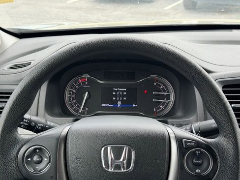 Used 2017 Honda Ridgeline RTS image 19