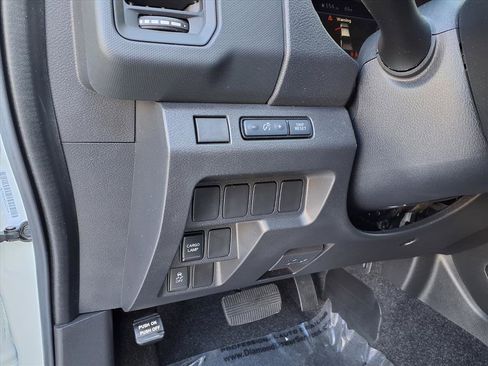 Used 2024 Nissan Frontier S w/ Tow Package image 20