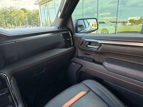 Used 2025 GMC Sierra 1500 AT4 w/ AT4 Premium Package AWD/4WD image 29