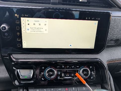 Used 2024 GMC Sierra 1500 AT4 w/ Technology Package AWD/4WD image 19