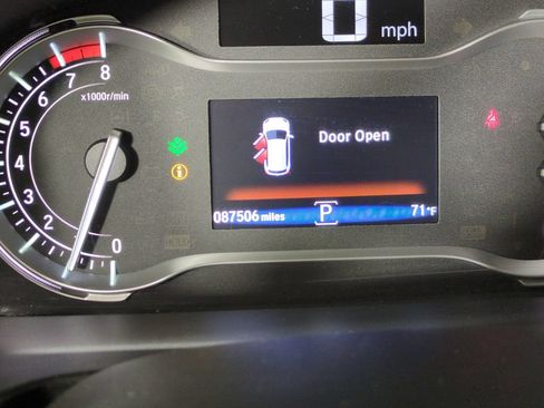 Used 2017 Honda Pilot Touring image 16