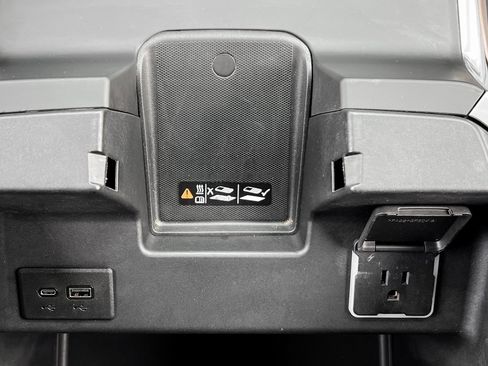 Used 2024 Chevrolet Silverado 2500 High Country image 25