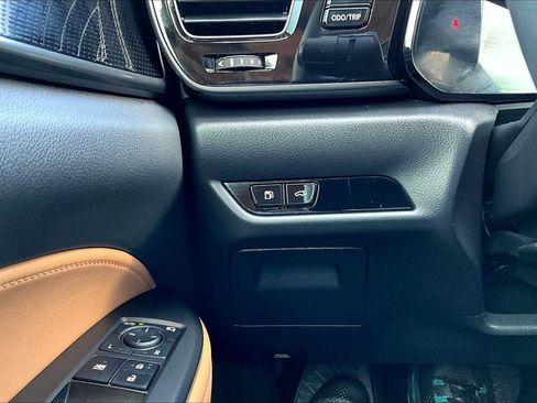 Used 2024 Lexus NX 250 FWD w/ Cold Area Package image 36