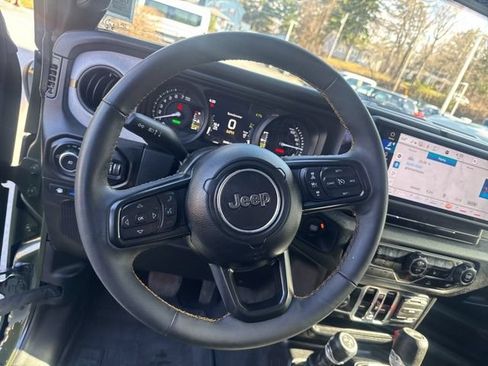Used 2024 Jeep Wrangler Unlimited w/ Convenience Group AWD/4WD image 26