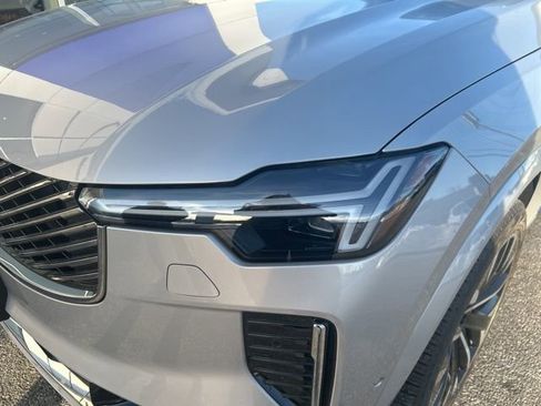 Used 2025 Volvo XC90 B6 Plus image 9