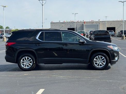 Used 2020 Chevrolet Traverse LT FWD image 2
