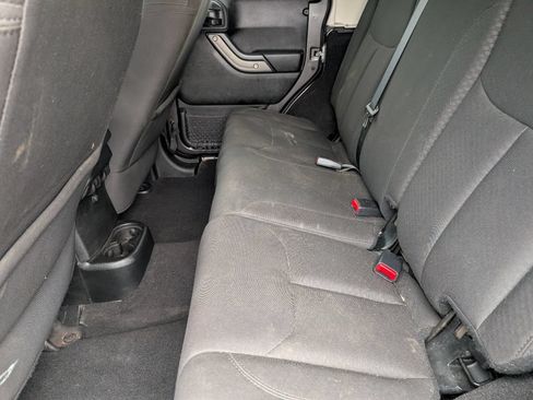 Used 2018 Jeep Wrangler Unlimited Sport S AWD/4WD image 8