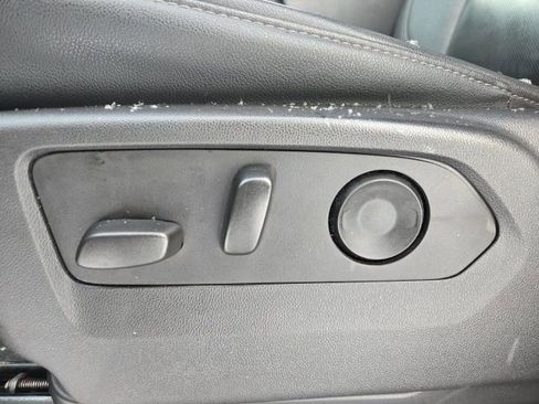 Used 2025 GMC Sierra 1500 SLT image 27