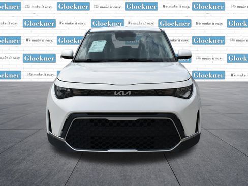 Used 2023 Kia Soul LX FWD image 2