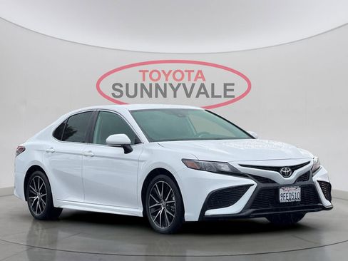 Used 2023 Toyota Camry SE image 10