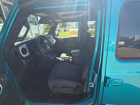 Used 2024 Jeep Wrangler Unlimited AWD/4WD image 12