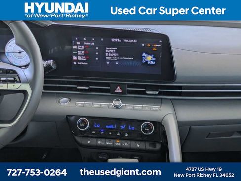 Used 2023 Hyundai Elantra SEL w/ Convenience Package image 17