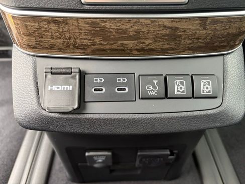 New 2026 Toyota Sienna Platinum image 16