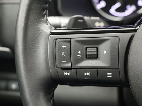 Used 2024 Nissan Pathfinder SL image 19