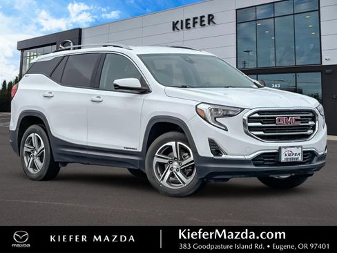 Used 2020 GMC Terrain SLT image 1