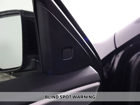 Used 2024 Acura RDX SH-AWD image 5