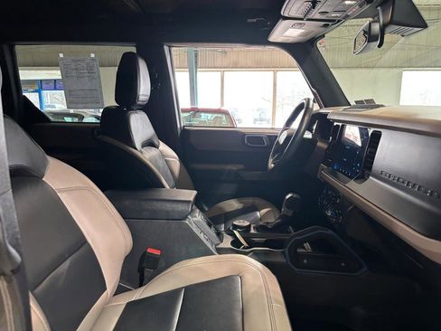 Used 2022 Ford Bronco Wildtrak image 15