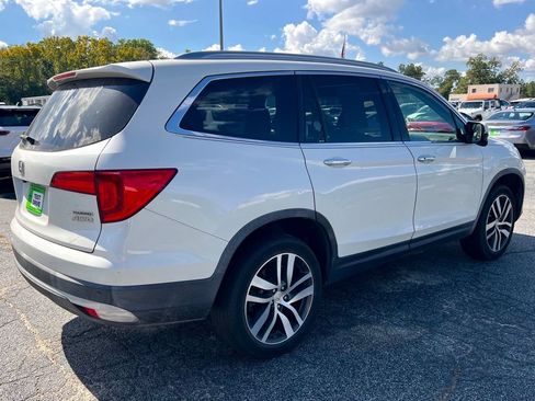 Used 2018 Honda Pilot Touring image 3