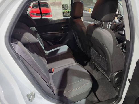 Used 2017 Chevrolet Trax LS AWD/4WD image 26