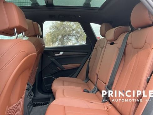 Used 2023 Audi Q5 e Prestige w/ Prestige Package image 32