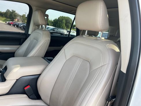 Used 2022 Ford Expedition Limited AWD/4WD image 12