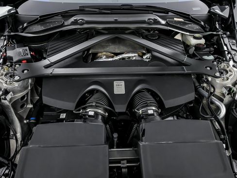 Used 2024 Aston Martin DB12 Coupe RWD image 17