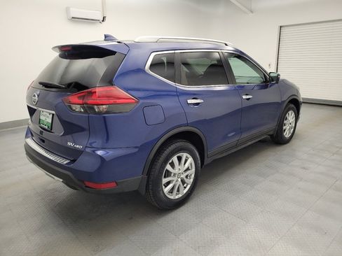 Used 2017 Nissan Rogue SV w/ SV Premium Package AWD/4WD image 10