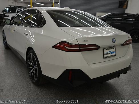 Used 2024 BMW i5 M60 w/ Premium Package image 11